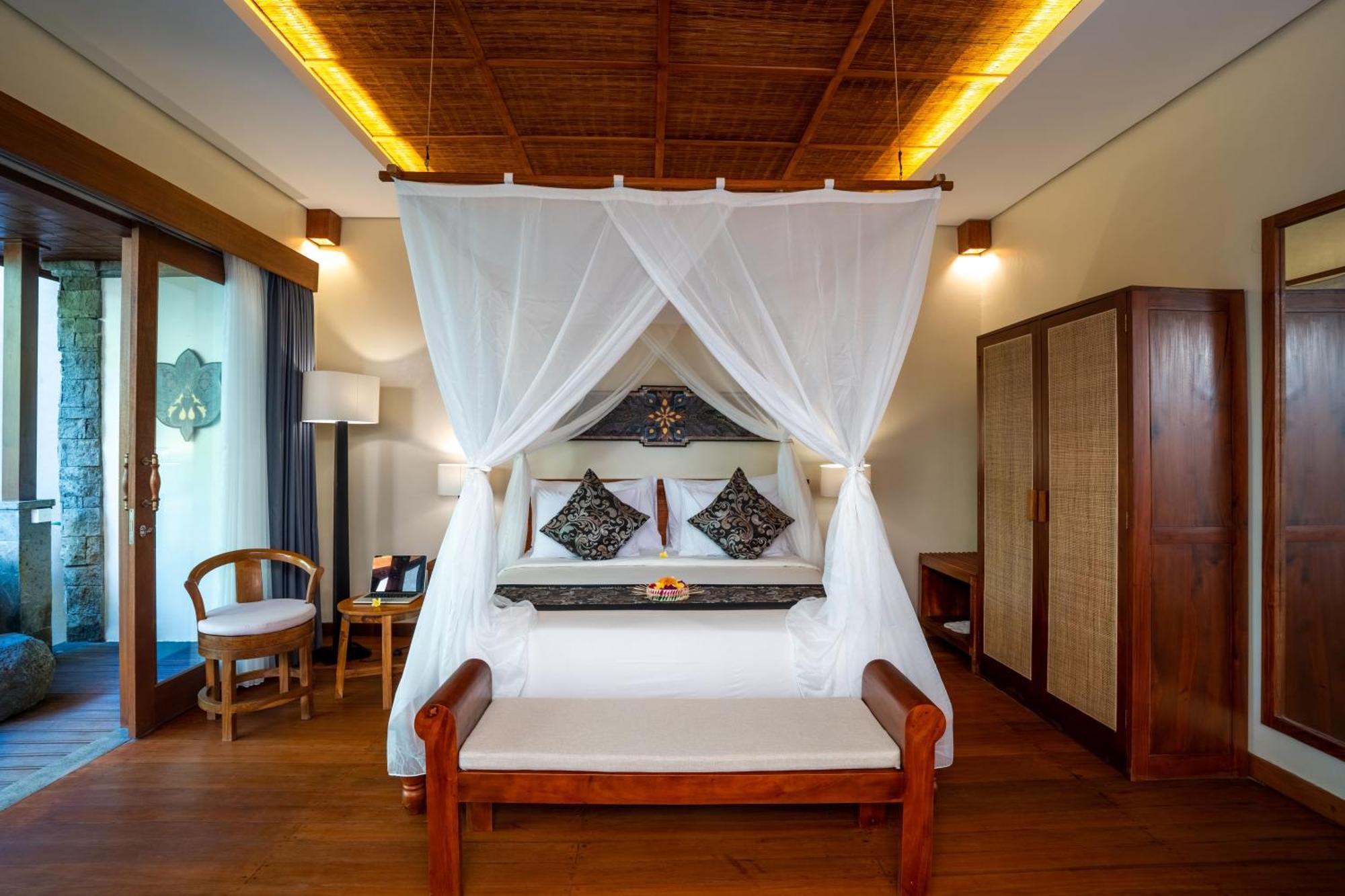 The Compass Rose Resort 3*